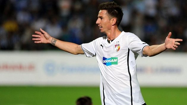 Plzeňský záložník Milan Petržela slaví gól do sítě Željezničaru Sarajevo. Plzeňský záložník Milan Petržela slaví gól do sítě Željezničaru Sarajevo.