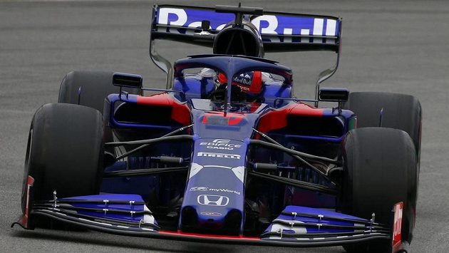 Ruský pilot Daniil Kvjat z Tora Rosso vytvořil nové maximum úvodního testovacího týdne týmů formule 1 v Barceloně. Ruský pilot Daniil Kvjat z Tora Rosso vytvořil nové maximum úvodního testovacího týdne týmů formule 1 v Barceloně.