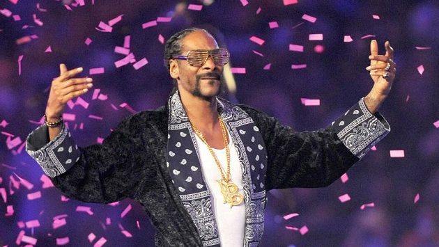Rapper Snoop Dogg zahájí největší běžeckou party roku ve velkém stylu. Rapper Snoop Dogg zahájí největší běžeckou party roku ve velkém stylu.
