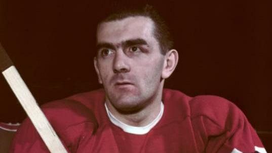 Slavný kanonýr NHL Maurice Richard. Slavný kanonýr NHL Maurice Richard.