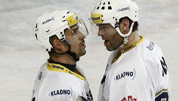 Tomáš Plekanec (vlevo) s Jaromírem Jágrem v kladenském dresu. Tomáš Plekanec (vlevo) s Jaromírem Jágrem v kladenském dresu.