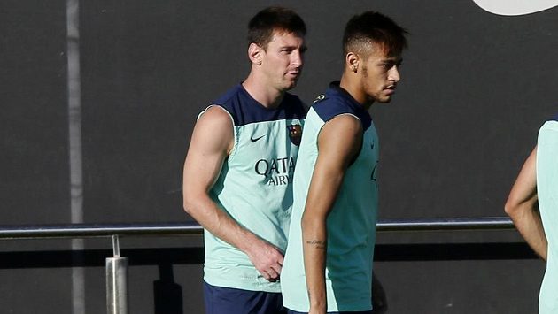 Fotbalisté Barcelony Lionel Messi (vlevo) a Neymar. Fotbalisté Barcelony Lionel Messi (vlevo) a Neymar.