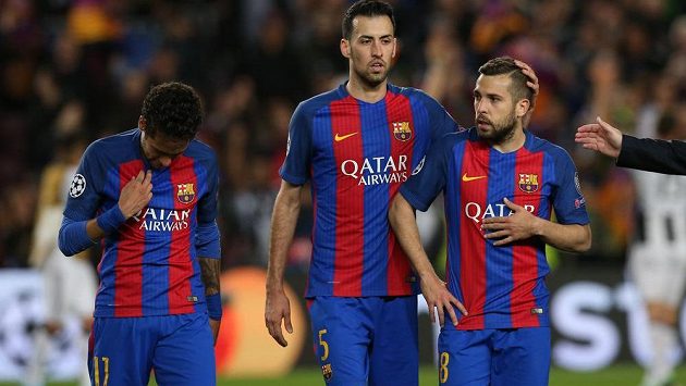 Barcelonské zklamání. Tým s Neymarem, Sergio Busquetsem a Jordi Albou nepřešel přes Juventus do semifinále Ligy mistrů. Barcelonské zklamání. Tým s Neymarem, Sergio Busquetsem a Jordi Albou nepřešel přes Juventus do semifinále Ligy mistrů.