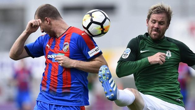 Zleva Michal Krmenčík z Viktorie a Tomáš Hübschman z Jablonce. Zleva Michal Krmenčík z Viktorie a Tomáš Hübschman z Jablonce.