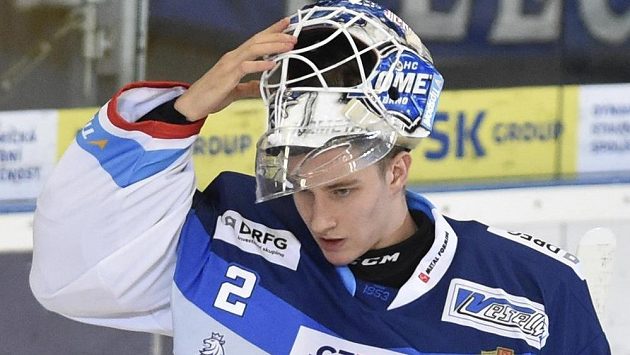 Brankář Brna Lukáš Dostál při své premiéře v extralize. Brankář Brna Lukáš Dostál při své premiéře v extralize.