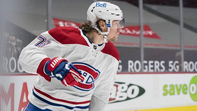 Útočník Tyler Toffoli z Montrealu oslavuje svoji trefu v utkání NHL proti Vancouveru. Útočník Tyler Toffoli z Montrealu oslavuje svoji trefu v utkání NHL proti Vancouveru.