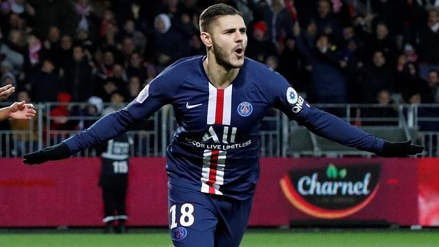 Mauro Icardi z Paris St. Germain oslavuje svůj vítězný gól v ligovém utkání s Brestem. Mauro Icardi z Paris St. Germain oslavuje svůj vítězný gól v ligovém utkání s Brestem.