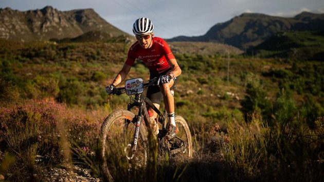 Český biker Ondřej Cink na trase Cape Epic. Český biker Ondřej Cink na trase Cape Epic.