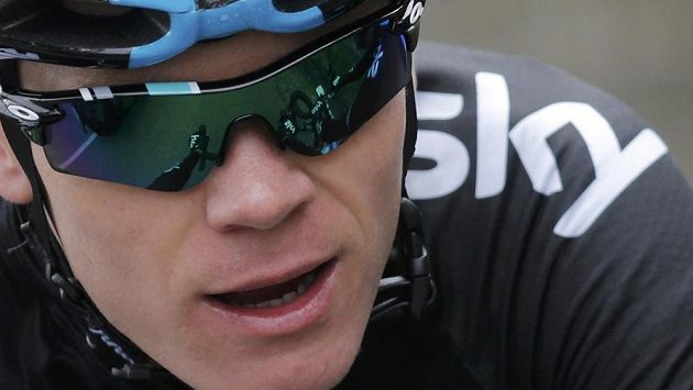 Britský cyklista Christopher Froome měl ve 4. etapě Tour de France pád. Britský cyklista Christopher Froome měl ve 4. etapě Tour de France pád.
