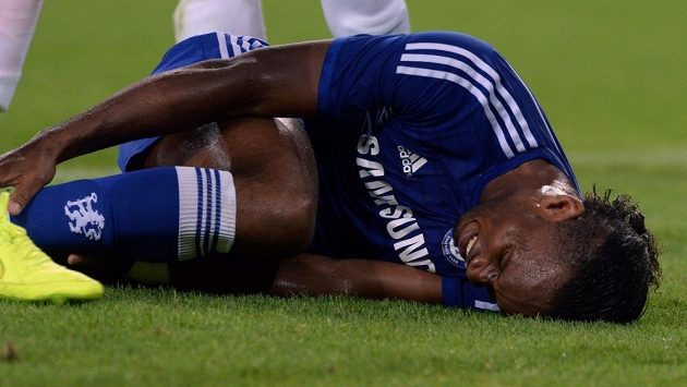 Didier Drogba si v zápase s Ferencvárosem poranil kotník. Didier Drogba si v zápase s Ferencvárosem poranil kotník.
