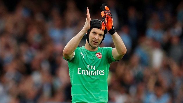 Petr Čech z Arsenalu po prohře s Manchesterem City. Petr Čech z Arsenalu po prohře s Manchesterem City.