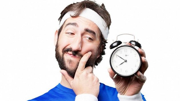 Vstávat a cvičit, nebo si raději ještě pospat? Vstávat a cvičit, nebo si raději ještě pospat?