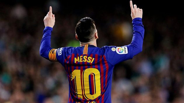 Tradiční oslava gólu v podání barcelonského Lea Messiho. Tradiční oslava gólu v podání barcelonského Lea Messiho.