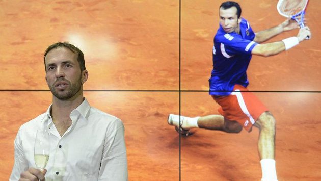Dvojnásobný vítěz Davisova poháru Radek Štěpánek oznámil v Praze na tiskové konferenci, že ukončuje tenisovou kariéru. Dvojnásobný vítěz Davisova poháru Radek Štěpánek oznámil v Praze na tiskové konferenci, že ukončuje tenisovou kariéru.