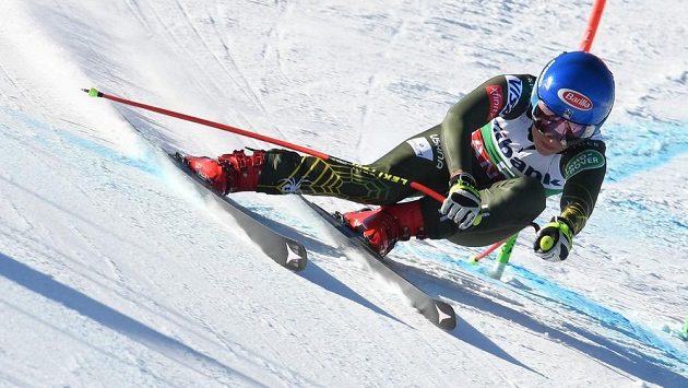 Slalomová hvězda Mikaela Shiffrinová na trati super-G při SP v bulharském Bansku Slalomová hvězda Mikaela Shiffrinová na trati super-G při SP v bulharském Bansku