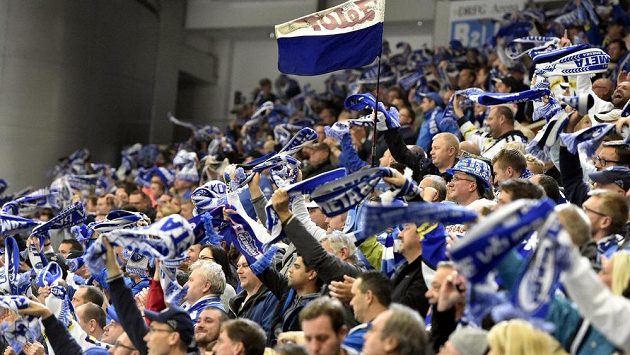 Fanoušci Komety Brno během utkání se Spartou. Fanoušci Komety Brno během utkání se Spartou.