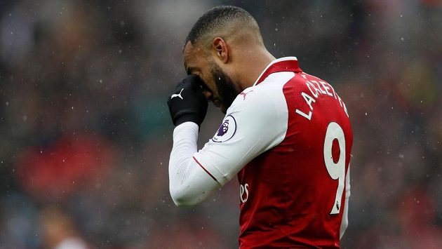 Alexandre Lacazette si fotbal jen tak nezahraje. Alexandre Lacazette si fotbal jen tak nezahraje.