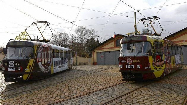 Tramvaje v barvách hokejové a fotbalové Sparty Praha v rámci výročí obou klubů. Tramvaje v barvách hokejové a fotbalové Sparty Praha v rámci výročí obou klubů.