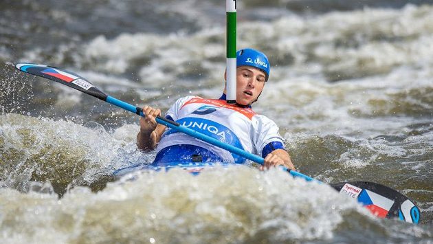 Kajakář Jiří Prskavec ve finále Světového poháru ve vodním slalomu v pražské Tróji. Kajakář Jiří Prskavec ve finále Světového poháru ve vodním slalomu v pražské Tróji.