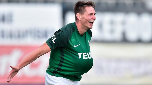 Lukáš Masopust z Jablonce slaví druhý gól v utkání 11. kola se Slováckem . Lukáš Masopust z Jablonce slaví druhý gól v utkání 11. kola se Slováckem .
