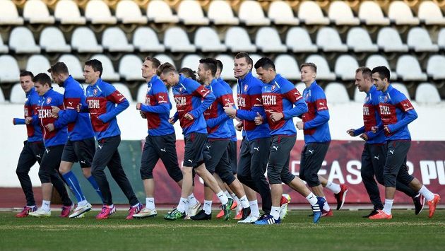 Čeští fotbalisté se chystají na další díl kvalifikace ME, v sobotu hostí v Edenu Lotyšsko. Čeští fotbalisté se chystají na další díl kvalifikace ME, v sobotu hostí v Edenu Lotyšsko.