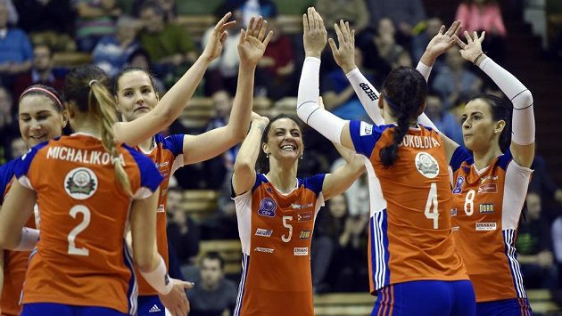 Volejbalistky Olomouce se radují z vítězného setu v osmifinále Poháru CEV proti belgickému Asterix Beveren. Volejbalistky Olomouce se radují z vítězného setu v osmifinále Poháru CEV proti belgickému Asterix Beveren.