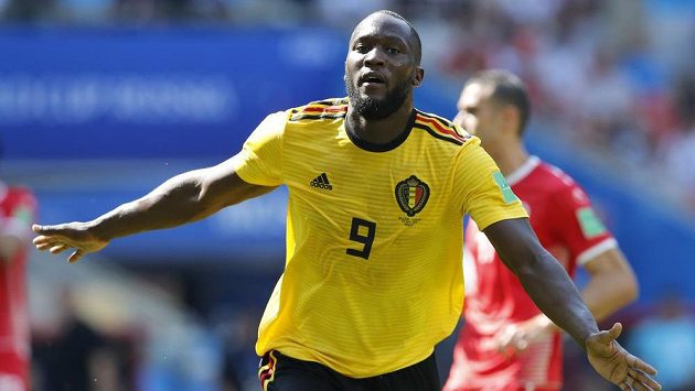 Romelu Lukaku slaví gól v síti Tuniska. Romelu Lukaku slaví gól v síti Tuniska.