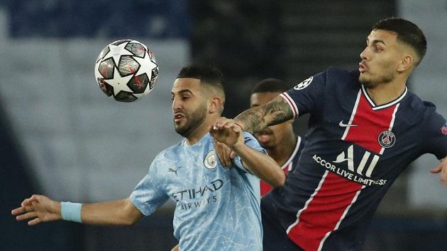 Leandro Paredes (vpravo) z PSG a Rijad Mahriz z Manchesteru City. Leandro Paredes (vpravo) z PSG a Rijad Mahriz z Manchesteru City.