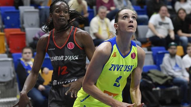 Zleva Mame-Marie Diopová z Villeneuve a Marija Režanová z USK. Zleva Mame-Marie Diopová z Villeneuve a Marija Režanová z USK.