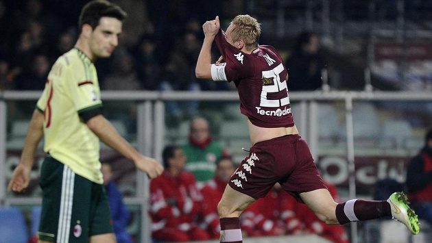 Turínský Kamil Glik se raduje z gólu proti AC Milán. Turínský Kamil Glik se raduje z gólu proti AC Milán.