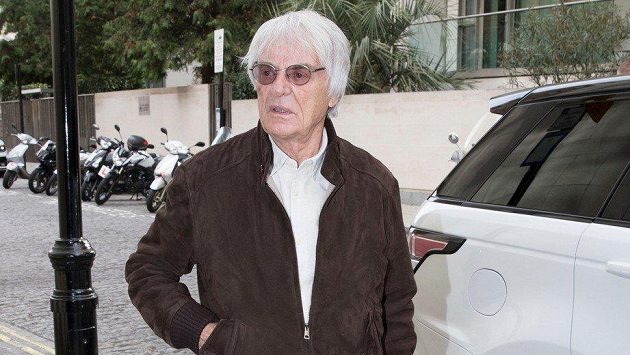 Bernie Ecclestone přiznal, že se v době svého působení v čele prestižního seriálu snažil maximálně pomáhat týmu Ferrari. Bernie Ecclestone přiznal, že se v době svého působení v čele prestižního seriálu snažil maximálně pomáhat týmu Ferrari.