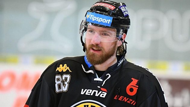 Lukáš Kašpar se vrátil do Brna v dresu Litvínova a zažil hodně povedený večer. Lukáš Kašpar se vrátil do Brna v dresu Litvínova a zažil hodně povedený večer.
