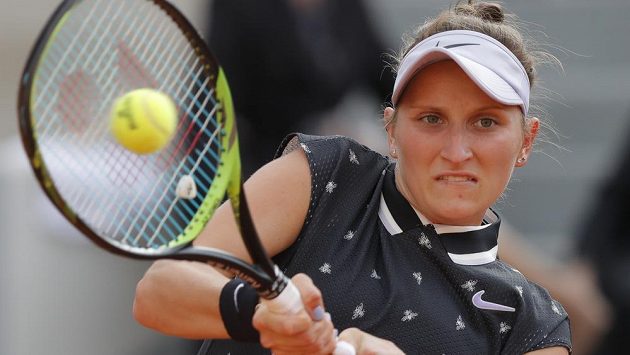 Markéta Vondroušová ve čtvrtfinálové bitvě na French Open. Markéta Vondroušová ve čtvrtfinálové bitvě na French Open.
