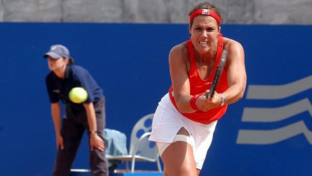 Tenistka Jennifer Capriatiová na snímku z roku 2004. Tenistka Jennifer Capriatiová na snímku z roku 2004.