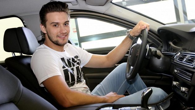 Stejně jako ve svém novém autě se Petr Mrázek zabydloval v pozici brankářské jedničky Detroitu. Stejně jako ve svém novém autě se Petr Mrázek zabydloval v pozici brankářské jedničky Detroitu.