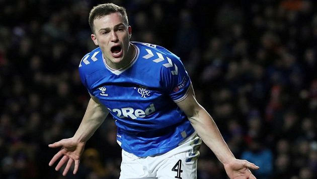 George Edmundson z Glasgow Rangers si nyní fotbal delší dobu nezahraje George Edmundson z Glasgow Rangers si nyní fotbal delší dobu nezahraje