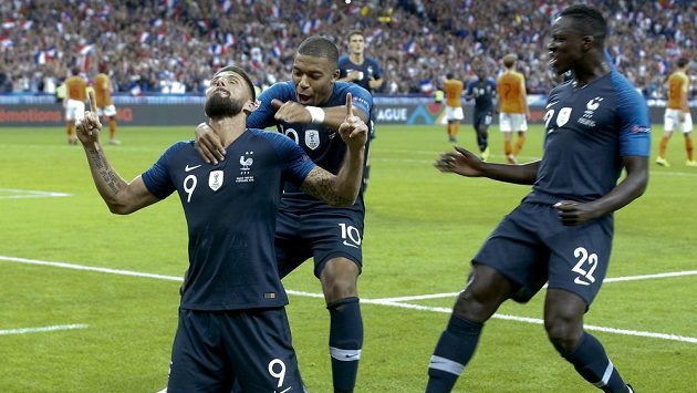 Olivier Giroud se raduje z vedoucí branky Olivier Giroud se raduje z vedoucí branky