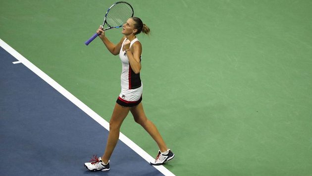 Karolína Plíšková po proměněném mečbolu v semifinále US Open. Karolína Plíšková po proměněném mečbolu v semifinále US Open.