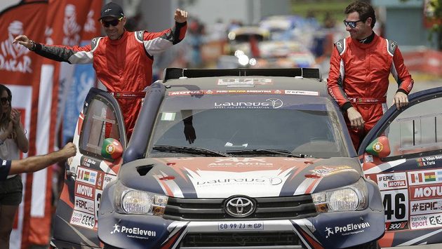 Fotbalový trenér André Villas-Boas Rallye Dakar nedokončí. Jeho premiéra na slavné soutěži skončila ve čtvrté etapě havárií. Fotbalový trenér André Villas-Boas Rallye Dakar nedokončí. Jeho premiéra na slavné soutěži skončila ve čtvrté etapě havárií.