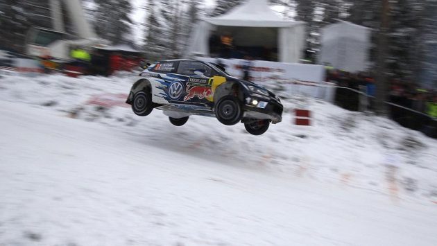 Francouzská posádka Sebastian Ogier, Julien Ingrassia s VW Polo na trati Švédské rallye. Francouzská posádka Sebastian Ogier, Julien Ingrassia s VW Polo na trati Švédské rallye.