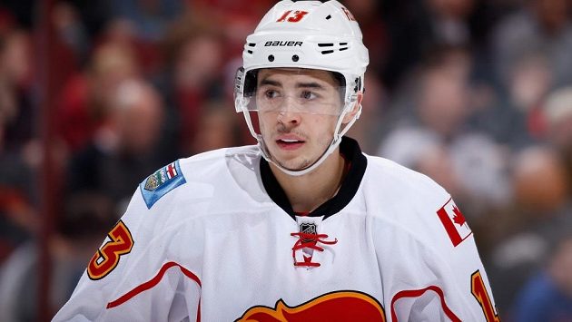 Johnny Gaudreau bude dál oblékat dres Calgary Flames. Johnny Gaudreau bude dál oblékat dres Calgary Flames.