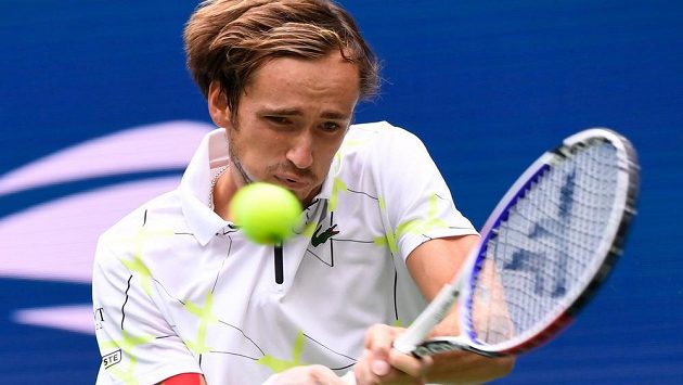 Daniil Medveděv během finále US Open s Rafaelem Nadalem Daniil Medveděv během finále US Open s Rafaelem Nadalem