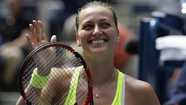 Petra Kvitová slaví vítězství nad Caglou Büyükakcayovou z Turecka v druhém kole US Open. Petra Kvitová slaví vítězství nad Caglou Büyükakcayovou z Turecka v druhém kole US Open.