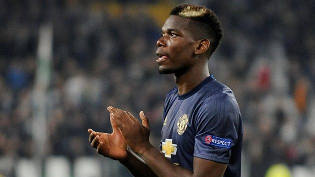 Paul Pogba z Manchesteru United oslavuje vítězství na hřišti Juventusu. Paul Pogba z Manchesteru United oslavuje vítězství na hřišti Juventusu.