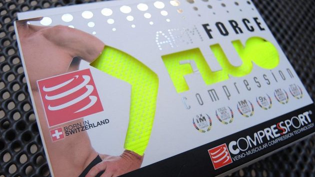 Kompresní návleky na ruce CompresSport Armforce Fluo - tradičně nápaditý design. Kompresní návleky na ruce CompresSport Armforce Fluo - tradičně nápaditý design.