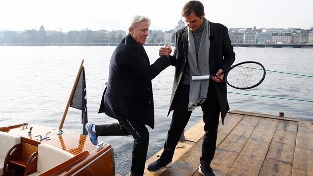 Roger Federer s Björnem Borgem, kapitánem týmu Evropy. Roger Federer s Björnem Borgem, kapitánem týmu Evropy.
