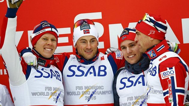 Vítězný norský tým štafetového závodu na MS ve Falunu. Zlato vybojovali Niklas Dyrhaug, Didrik Tönseth, Anders Glöersen a Petter Northug. Vítězný norský tým štafetového závodu na MS ve Falunu. Zlato vybojovali Niklas Dyrhaug, Didrik Tönseth, Anders Glöersen a Petter Northug.