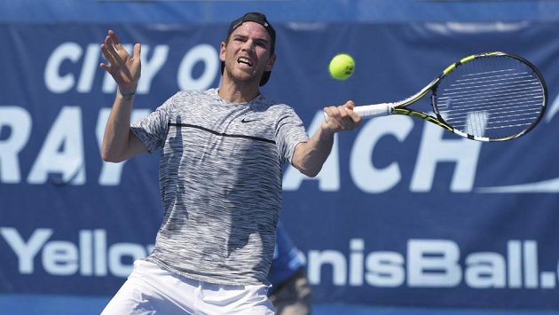 Adrian Mannarino během utkání s Kylem Edmundem v Delray Beach. Adrian Mannarino během utkání s Kylem Edmundem v Delray Beach.