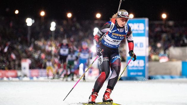 Česká biatlonistka Lucie Charvátová během stíhacího závodu v rámci Světového poháru v Novém Městě na Moravě. Česká biatlonistka Lucie Charvátová během stíhacího závodu v rámci Světového poháru v Novém Městě na Moravě.