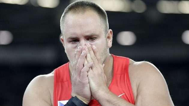 Smutný Tomáš Stěněk. Ke světovému bronzu chybělo českému koulaři pouhých pět centimetrů. Smutný Tomáš Stěněk. Ke světovému bronzu chybělo českému koulaři pouhých pět centimetrů.
